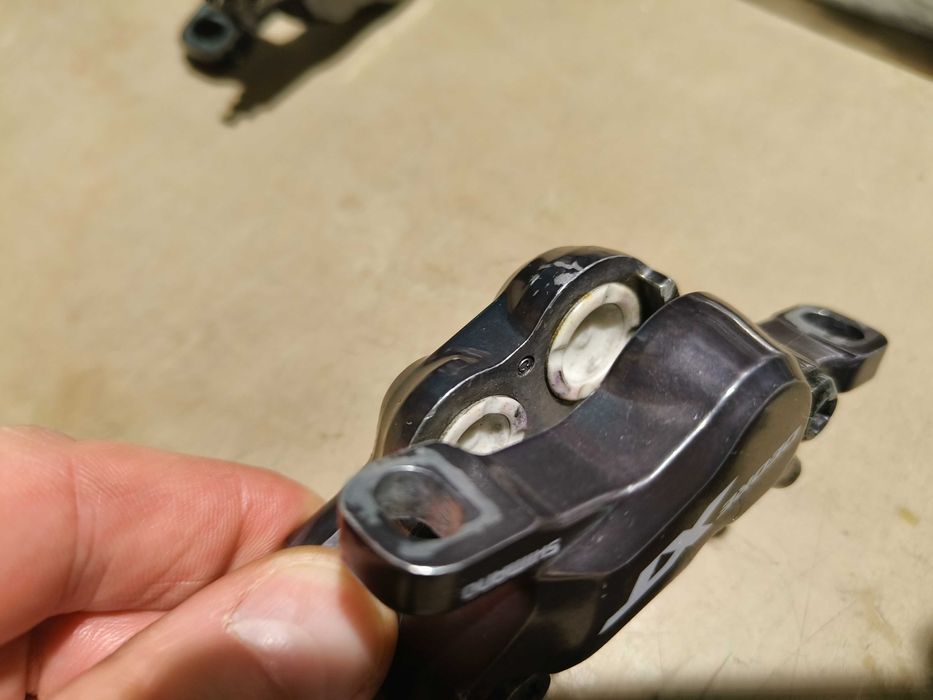 Zaciski Shimano Deore XT BR-M8120 + klocki Galfer/Jagwire