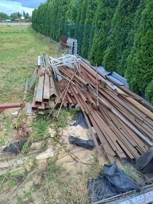 Materiał użytkowy złom rury grubościenne płaskowniki grube słupki