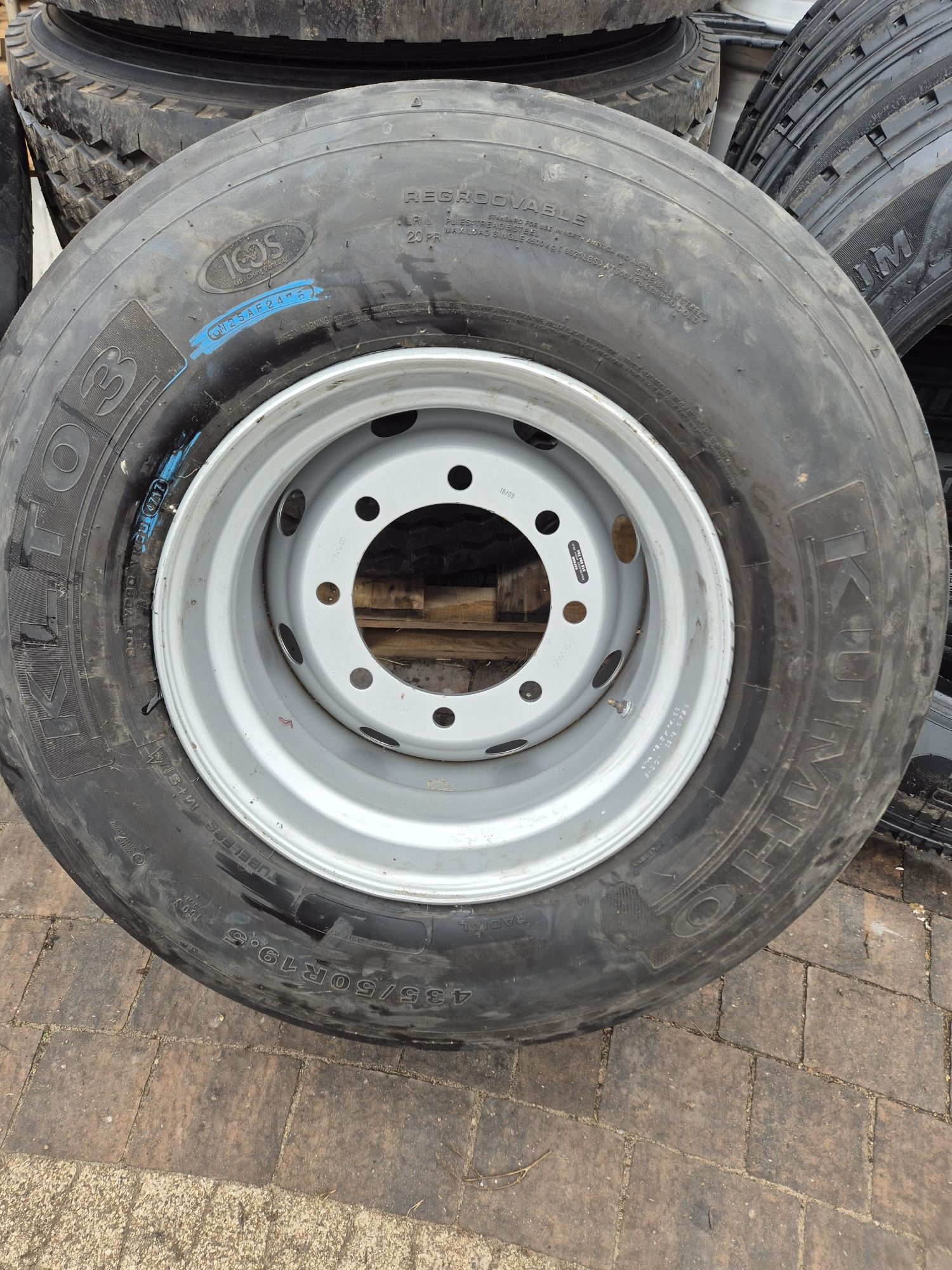 435/50 r19,5 KUMHO KLTO3