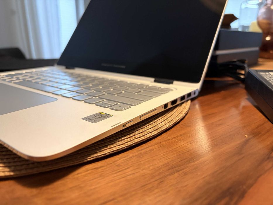 .:HP Spectre dx-4101dx - i7-5500U, 8 GB RAM, 256GB SSD, Windows 11:.