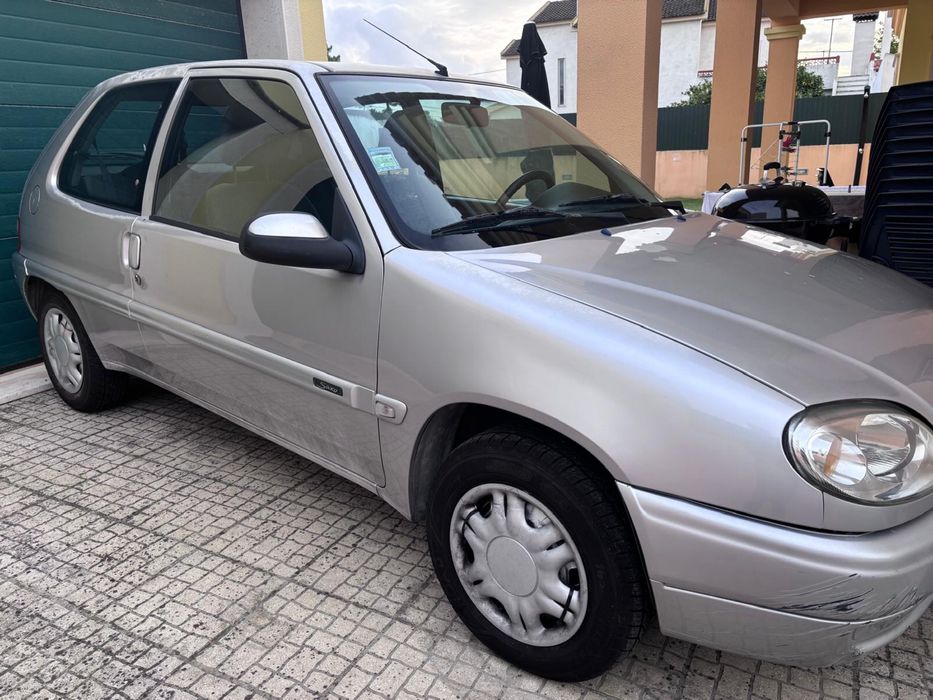 Carro Citroen saxo 2001