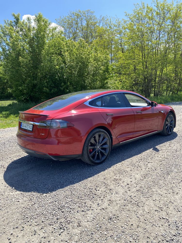 Продам Tesla model S Performance  2014 року