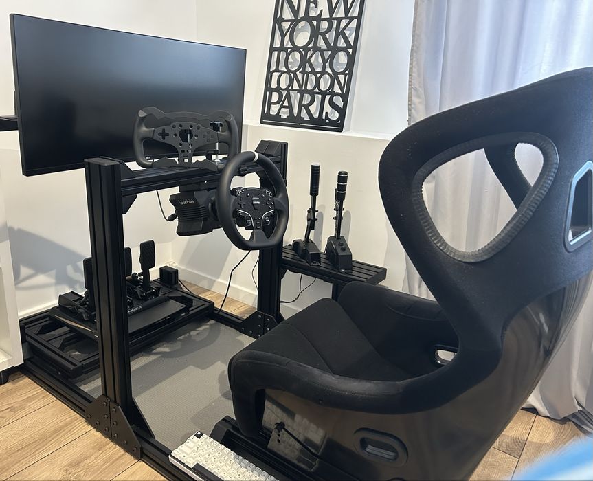 Symulator Simracingowy Moza CRP2 Moza r5 fotel kubełkowy