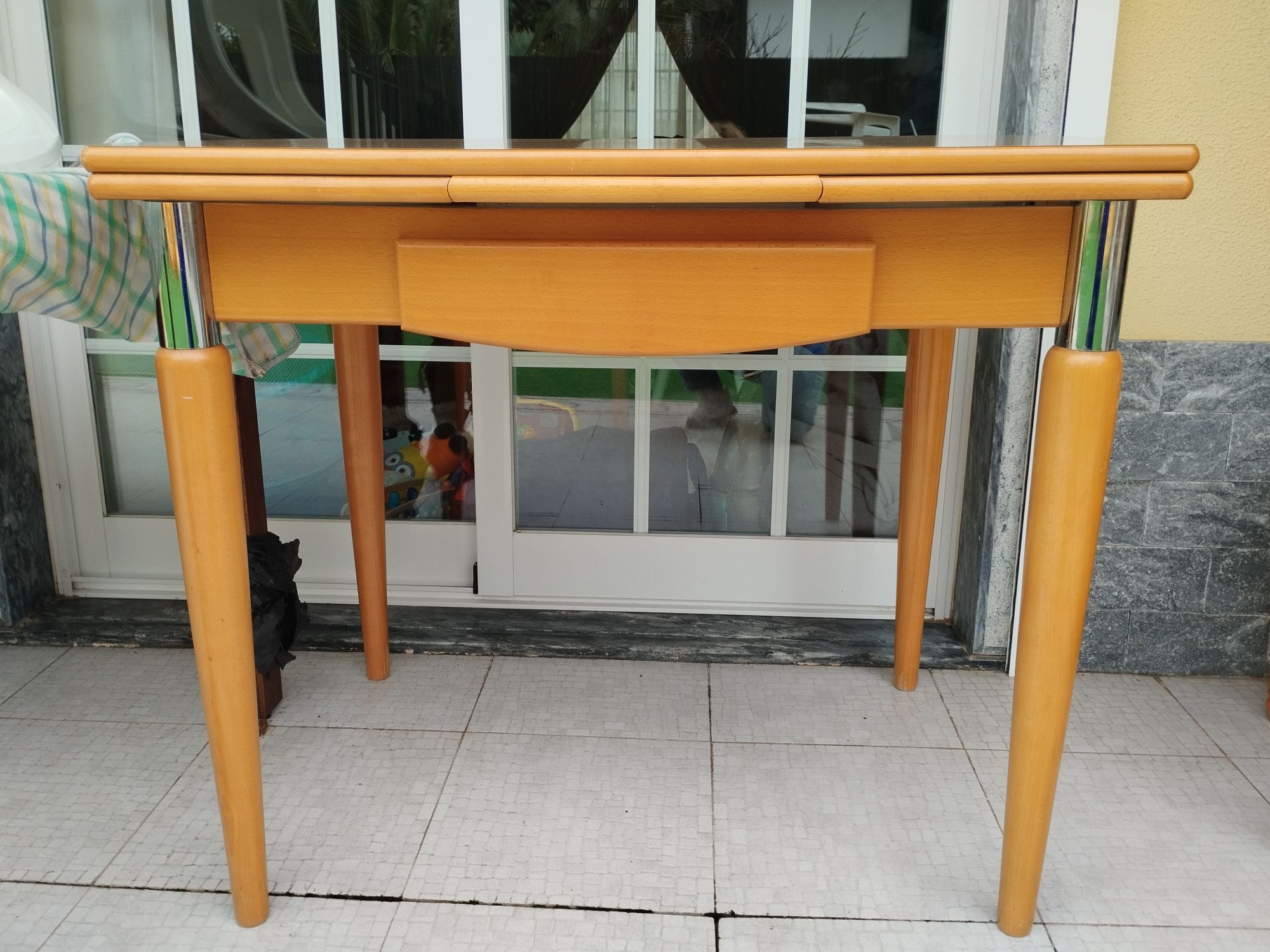 Conjunto de Mesa cozinha e 4 cadeiras