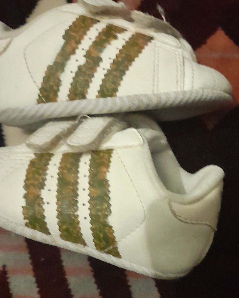 Tenis adidas tamanho 17