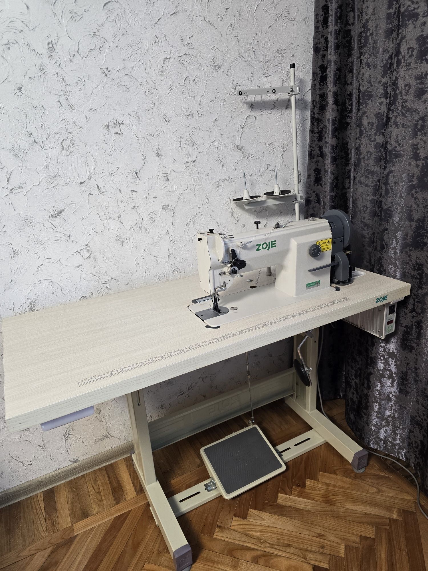 Zoje ZJ0628 Промислова швейна машина з потрійним транспортом