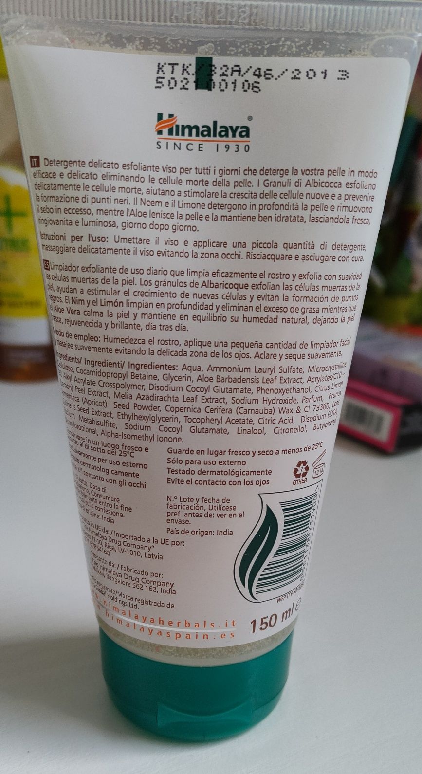 Himalaya Złuszczający żel do mycia twarzy morela i  aloes 150ml