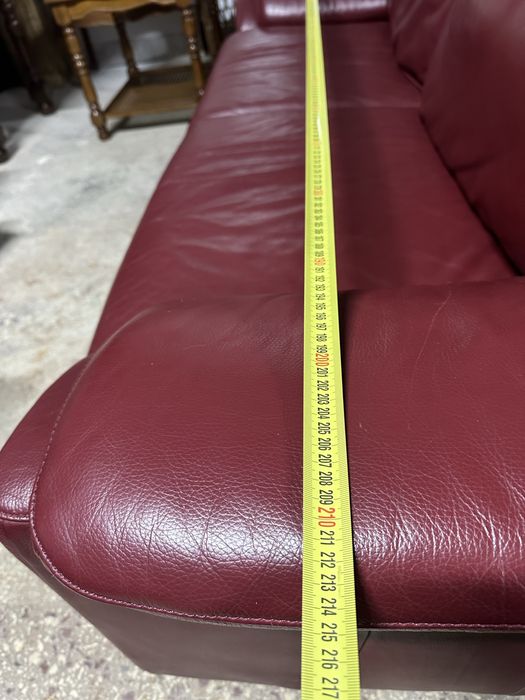 Дивани шкіряні.