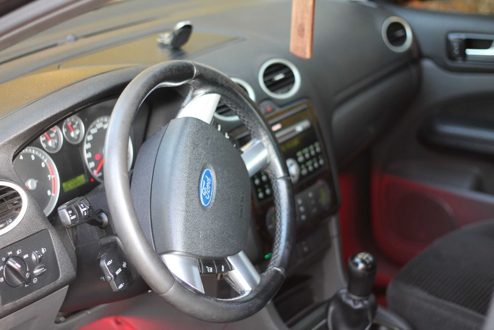 Ford Focus (повна комплектація)