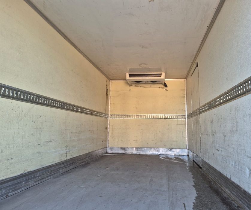 Izoterma chłodnia 10 EP  Iveco Daily 500  mascott Thermo King v300