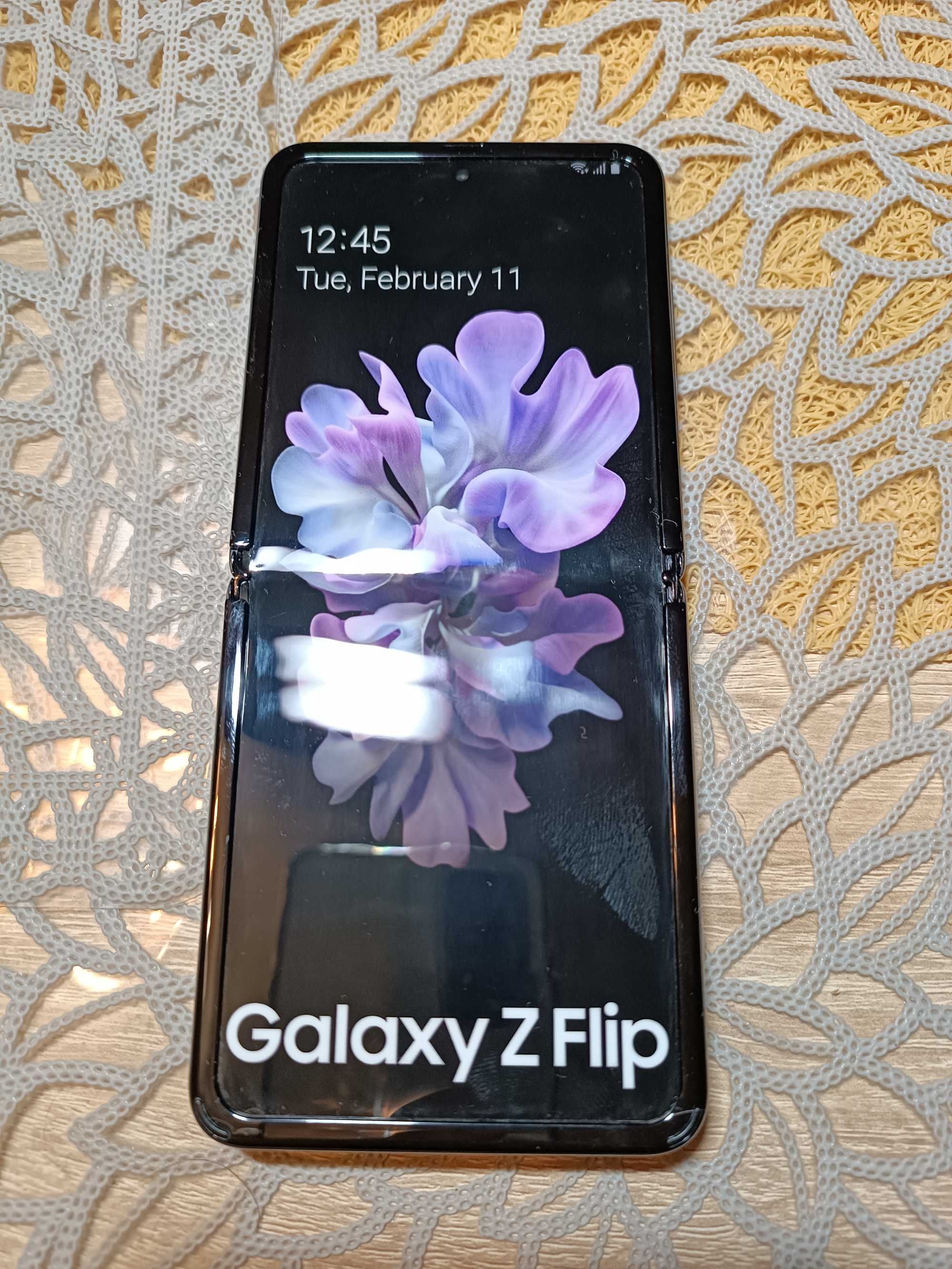 atrapa telefonu Galaxy Z Flip