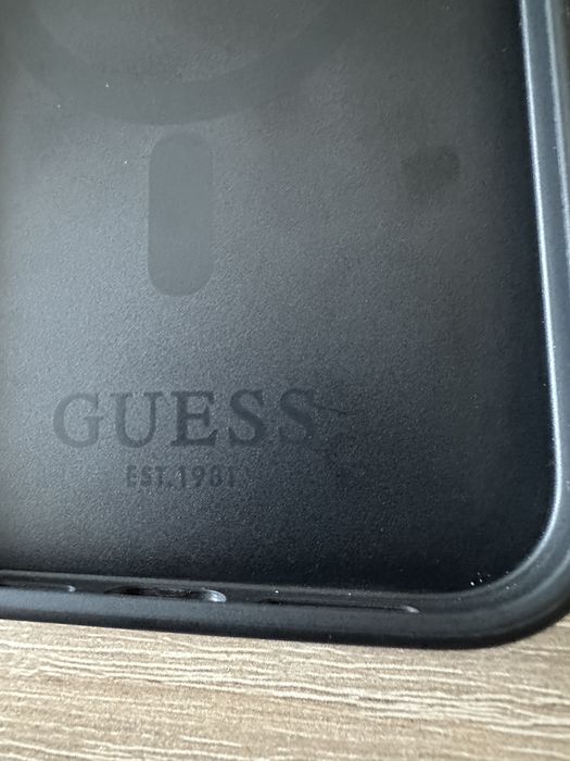 Etui case do iPhone 14pro max Guess