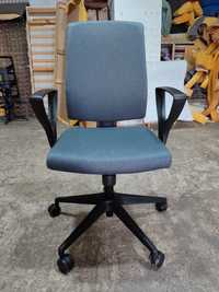 Офисное кресло, компьютерный стул