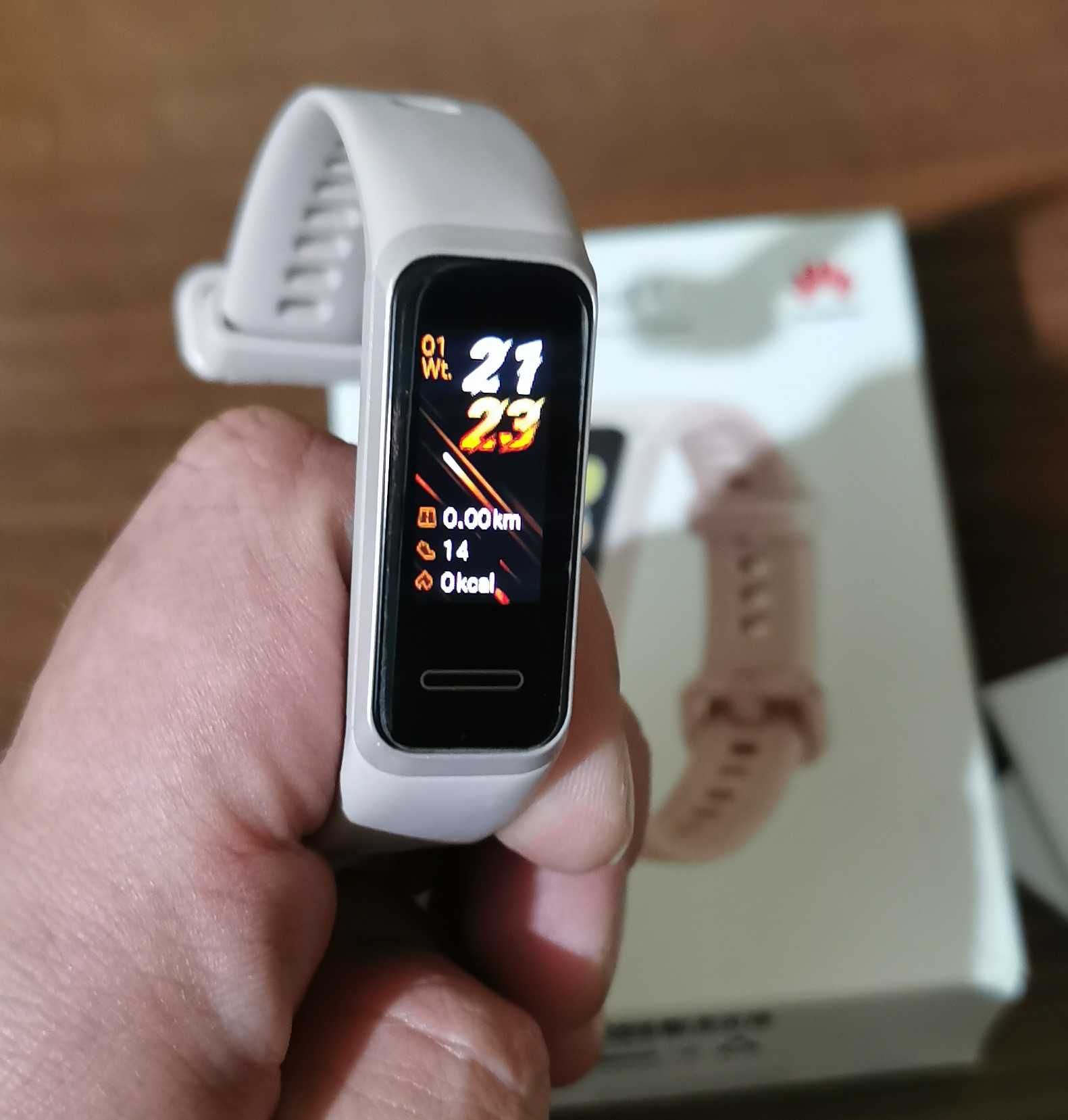 Smartwatch sportowy Huawei Band 4 model ADS-B29 Sakura Pink