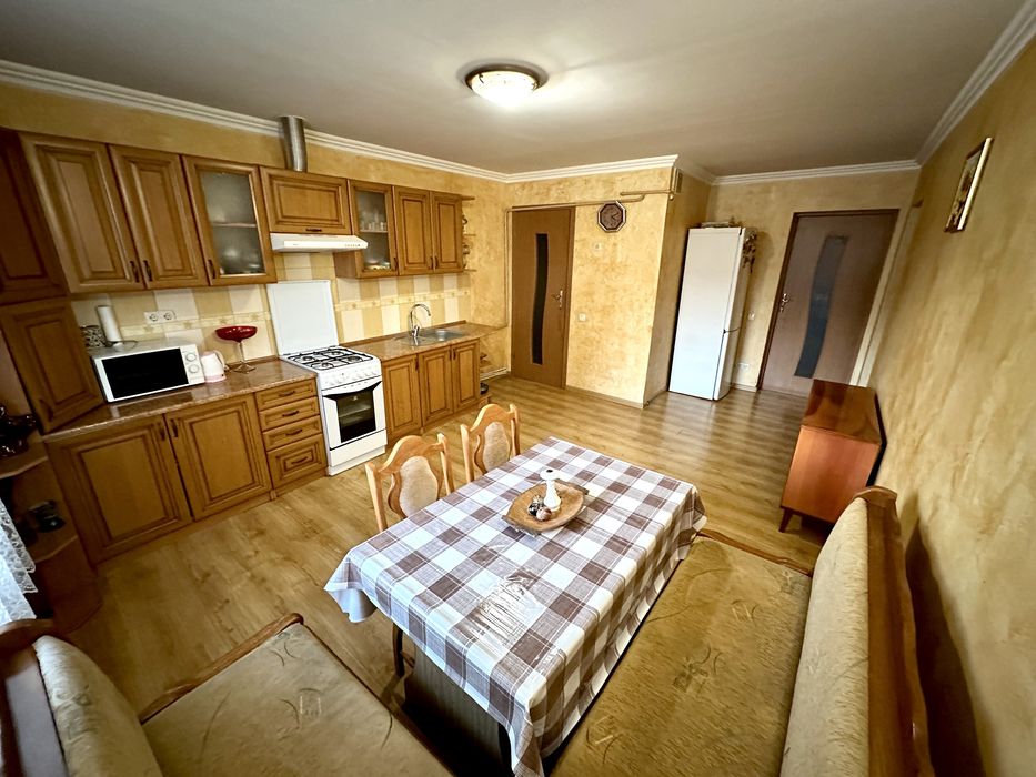 Продається квартира в центрі м. Стрий.