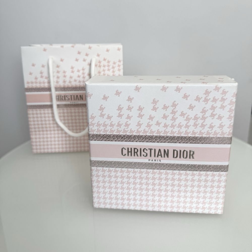 Подарункове пакування (пакет і коробка) Dior.