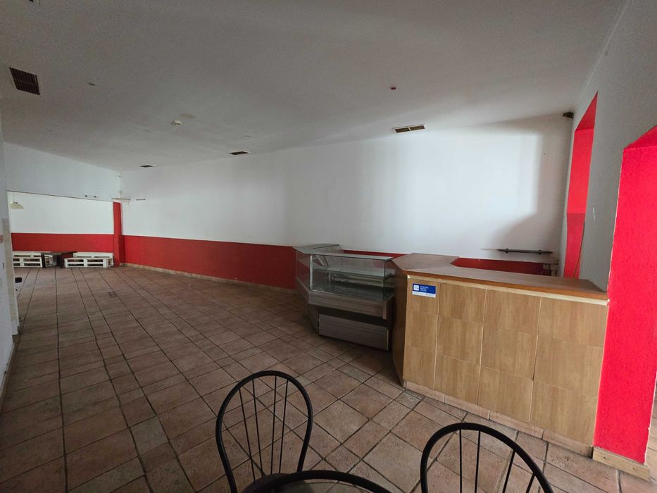 Duas (2) lojas no Planalto de Santarém