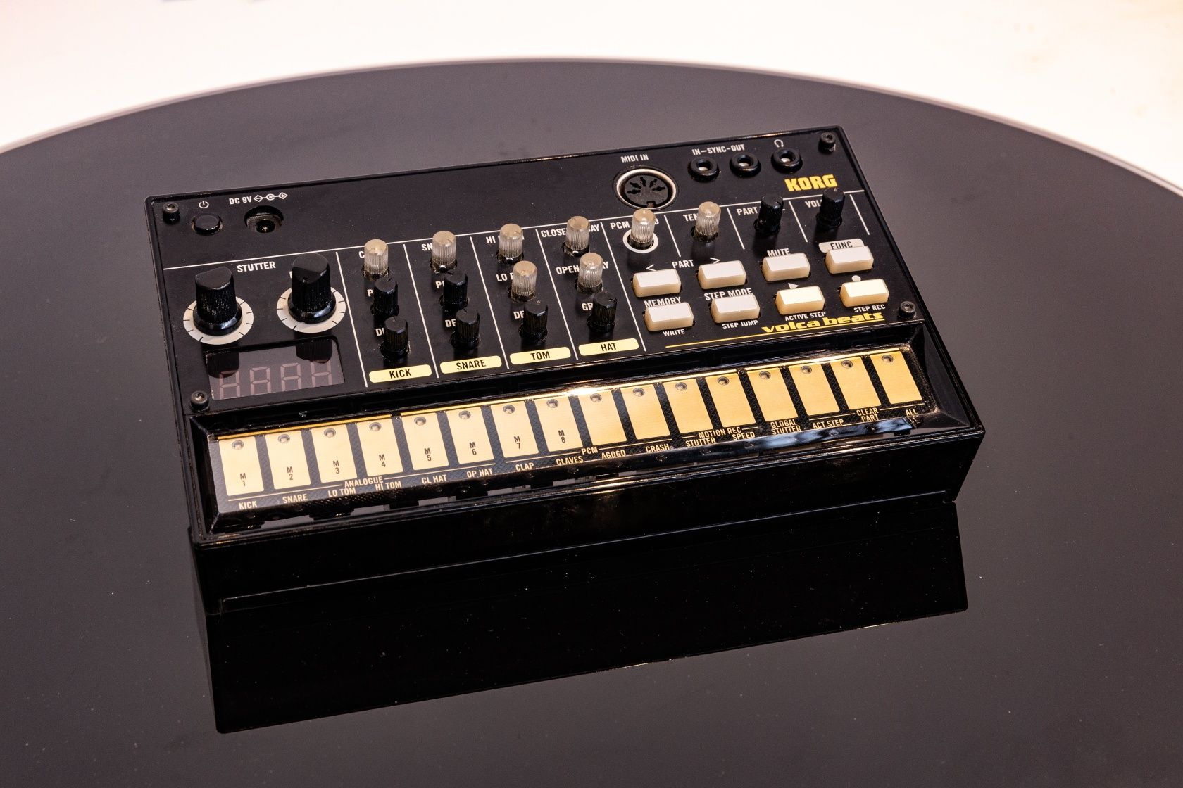 Korg Volca Bass + Korg Volca Beats