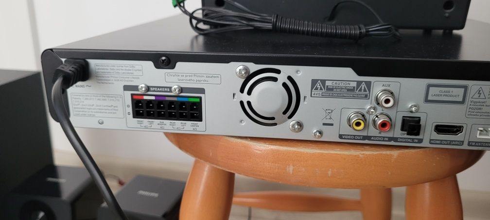 Kino domowe Philips HTD5540/12 uszkodzone