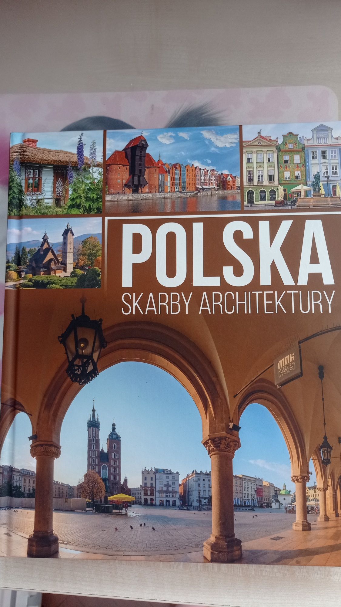 Książka "Polska skarby architektury
