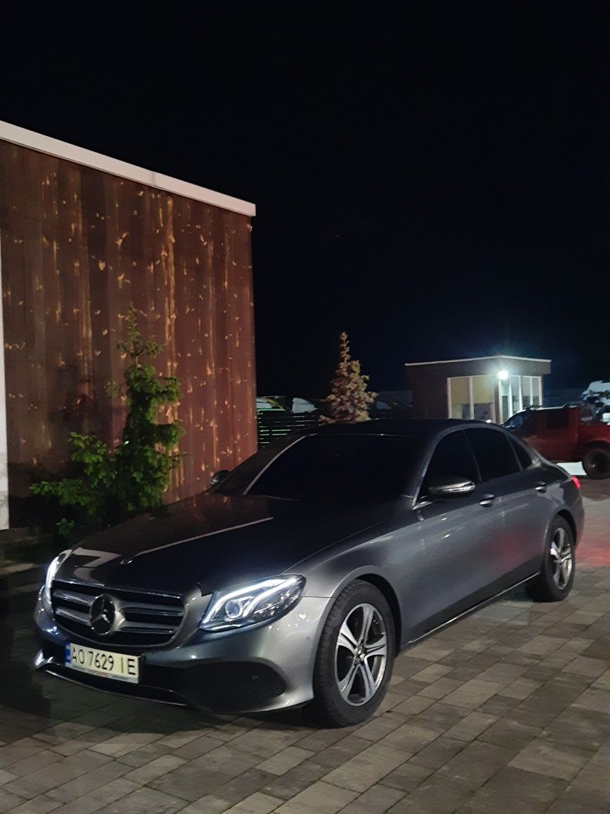Продаж Mercedes-Benz E-Class 220d 2017 рік