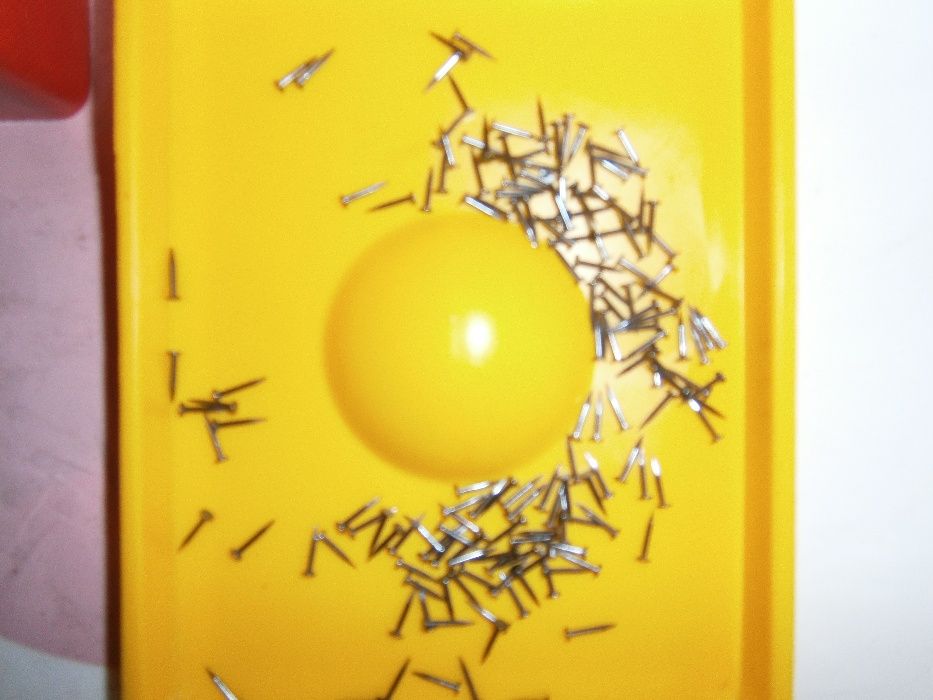 гвоздики маленькие.