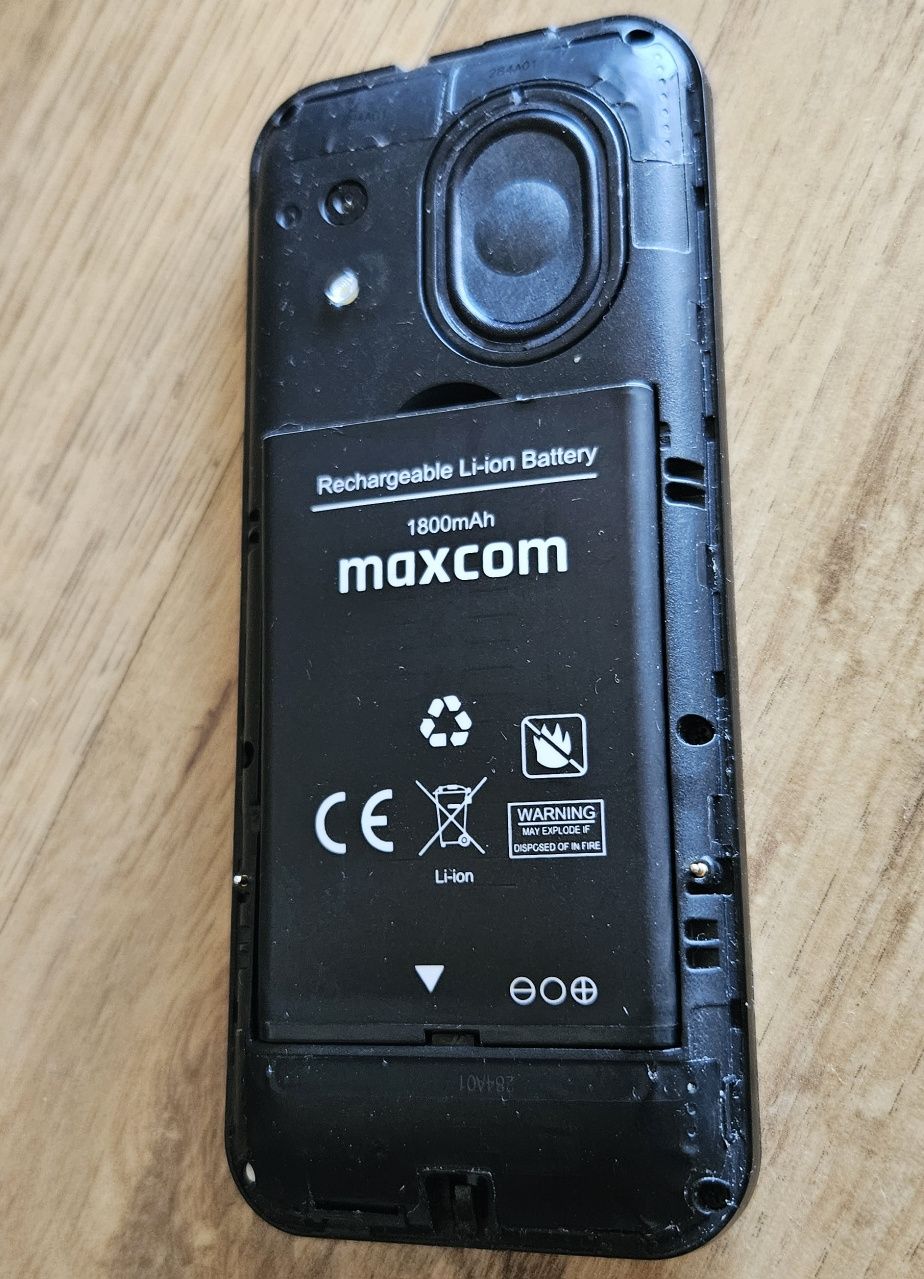Telefon Maxcom MK281 4G KaiOS ładowarka samsung + karta GoodRAM 32BG