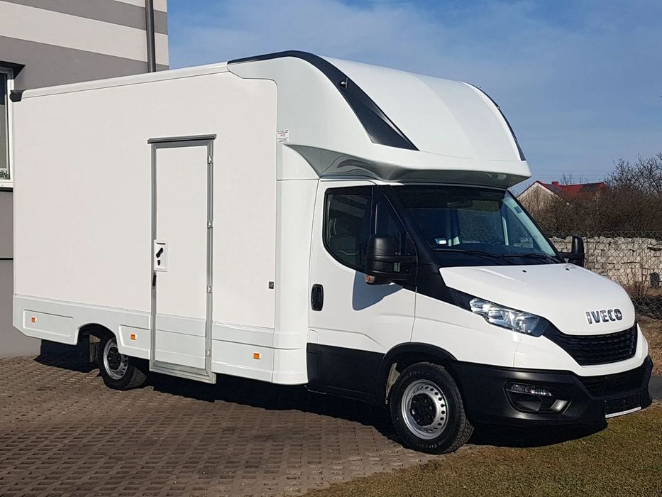Iveco DAILY KONTENER NISKOPODŁOGOWY 4,43x2,23x2,42 SKLEP FOODTRUCK BAR KLIMA KONIOWÓZ KAMPER  Kontener Niskopodłogowy 4,43x2,23x2,42 Sklep Kamper Foodtruck Bar AC