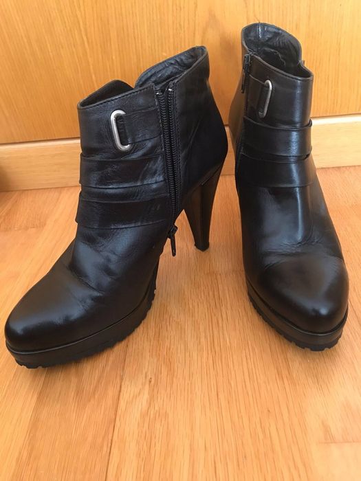 BOTINS de pele marca DECENIO