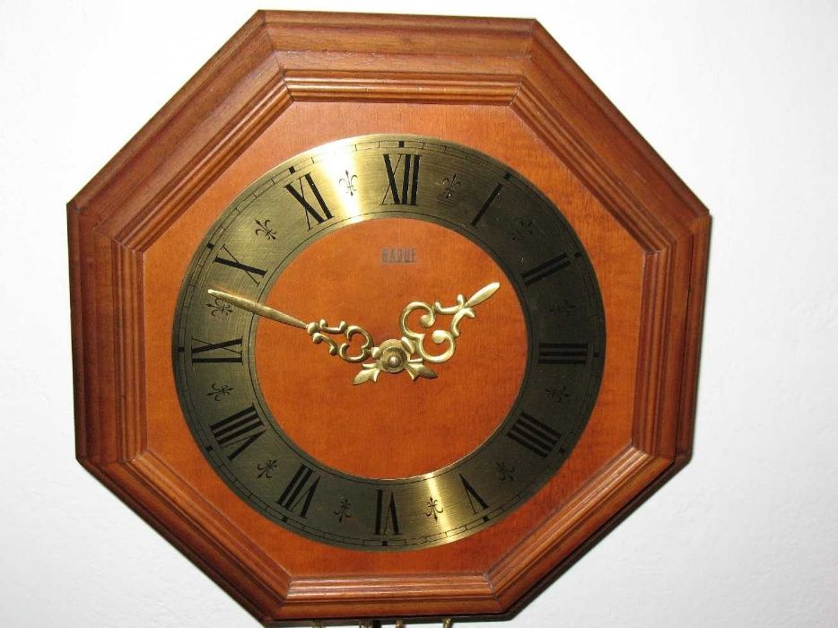 Zegar wiszący marki Baduf