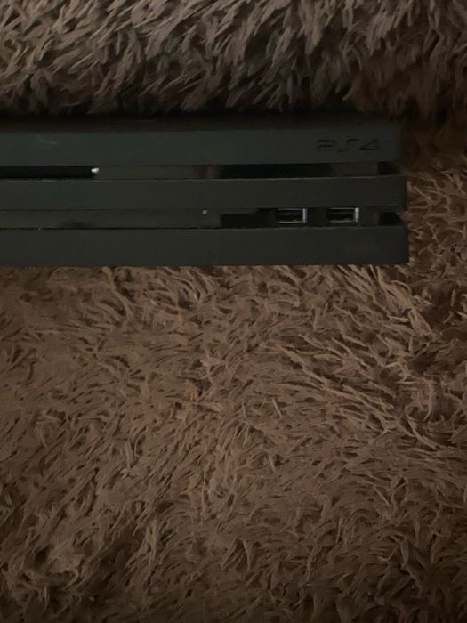 Продаю PlayStation 4 Pro 1 ТБ