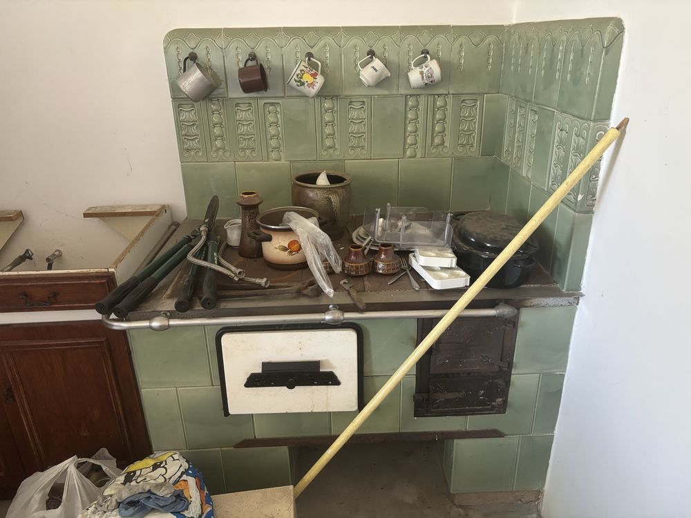 Zabytkowa kuchnia, piec kaflowy