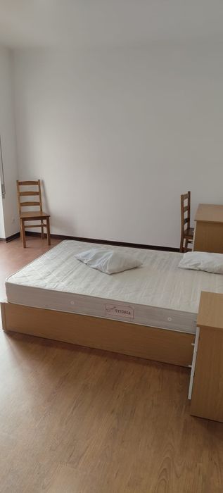 Arrenda-se apartamento T4 Mobilado no Centro Oliveira do Hospital