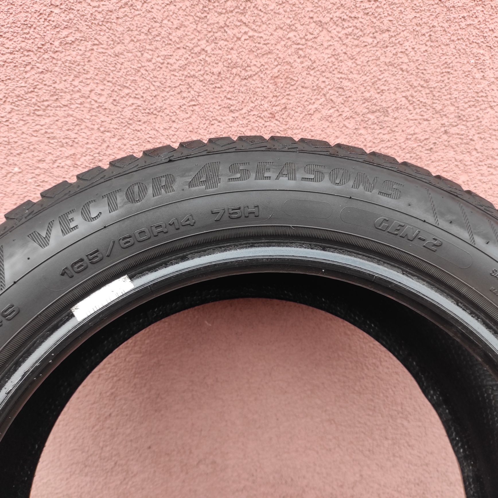 Opony wielosezonowe Goodyear Vector 4 seasons komplet 4 szt.