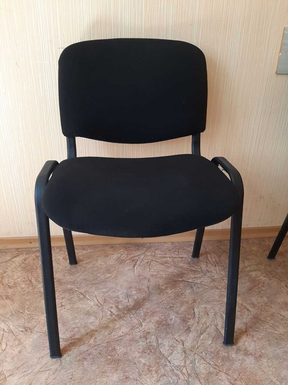 Стільці офісні п'ять штук