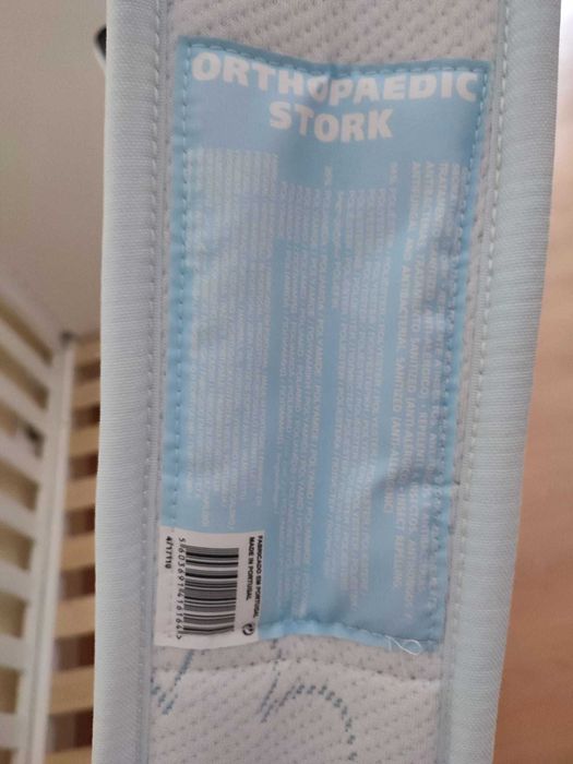 Cama de grades e colchão como novos