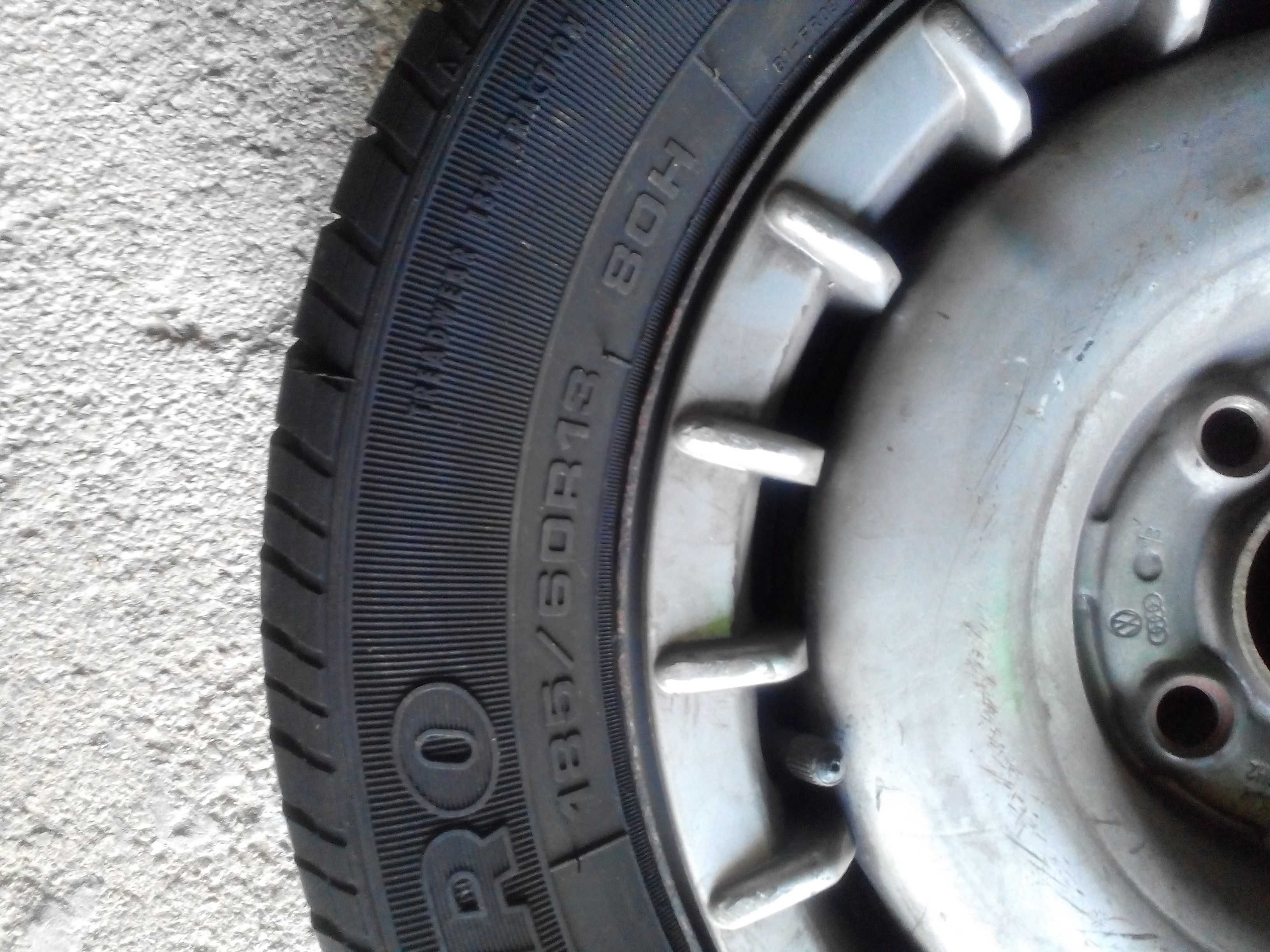 Pneus semi novos Fulda 185/60 R 13 com jantes (par)