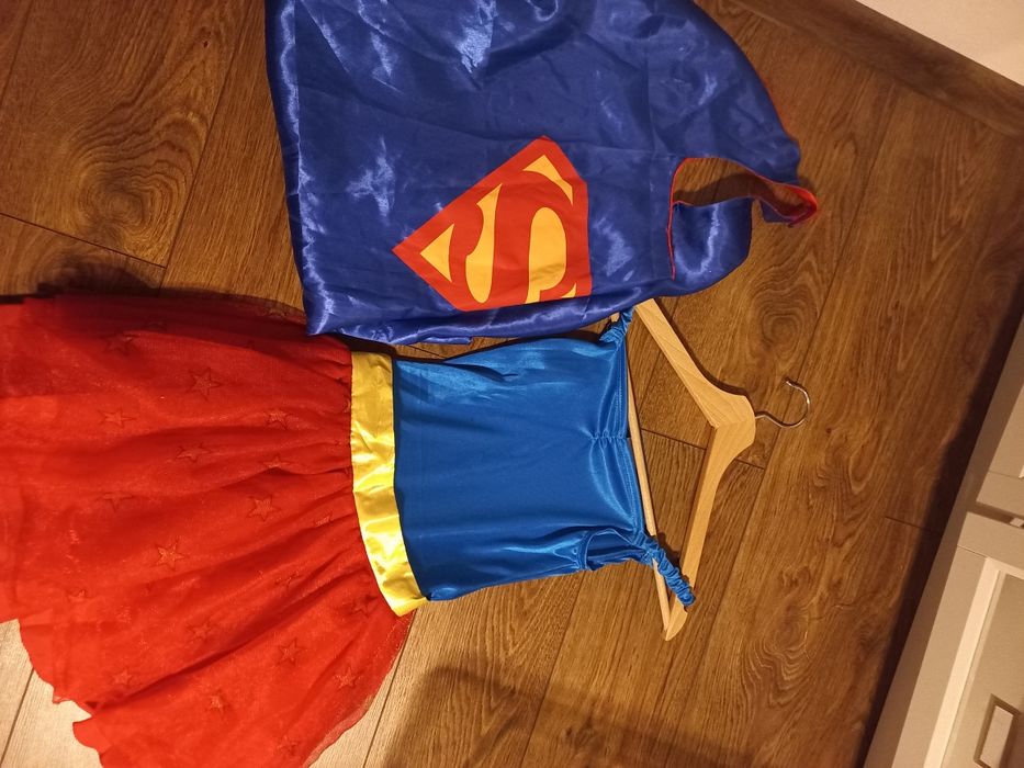 Supermenka strój przebranie kostium dziewczęcy karnawalowy 134