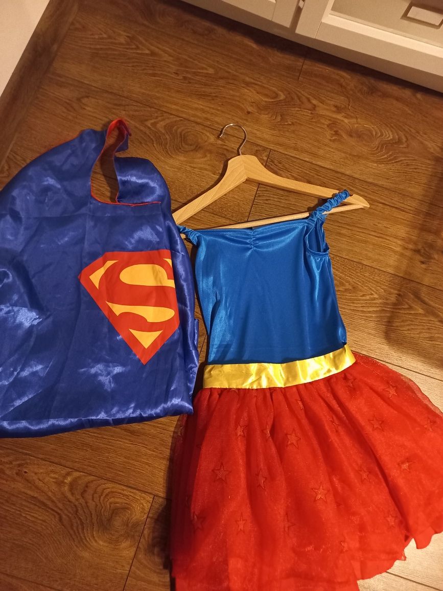 Supermenka strój przebranie kostium dziewczęcy karnawalowy 134