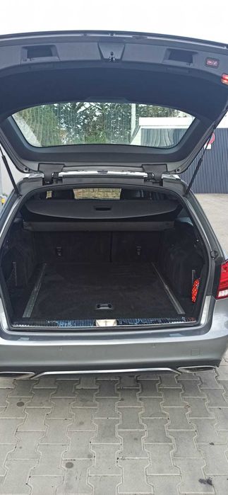 Mercedes-Benz E 300 Bluetec Hybrid