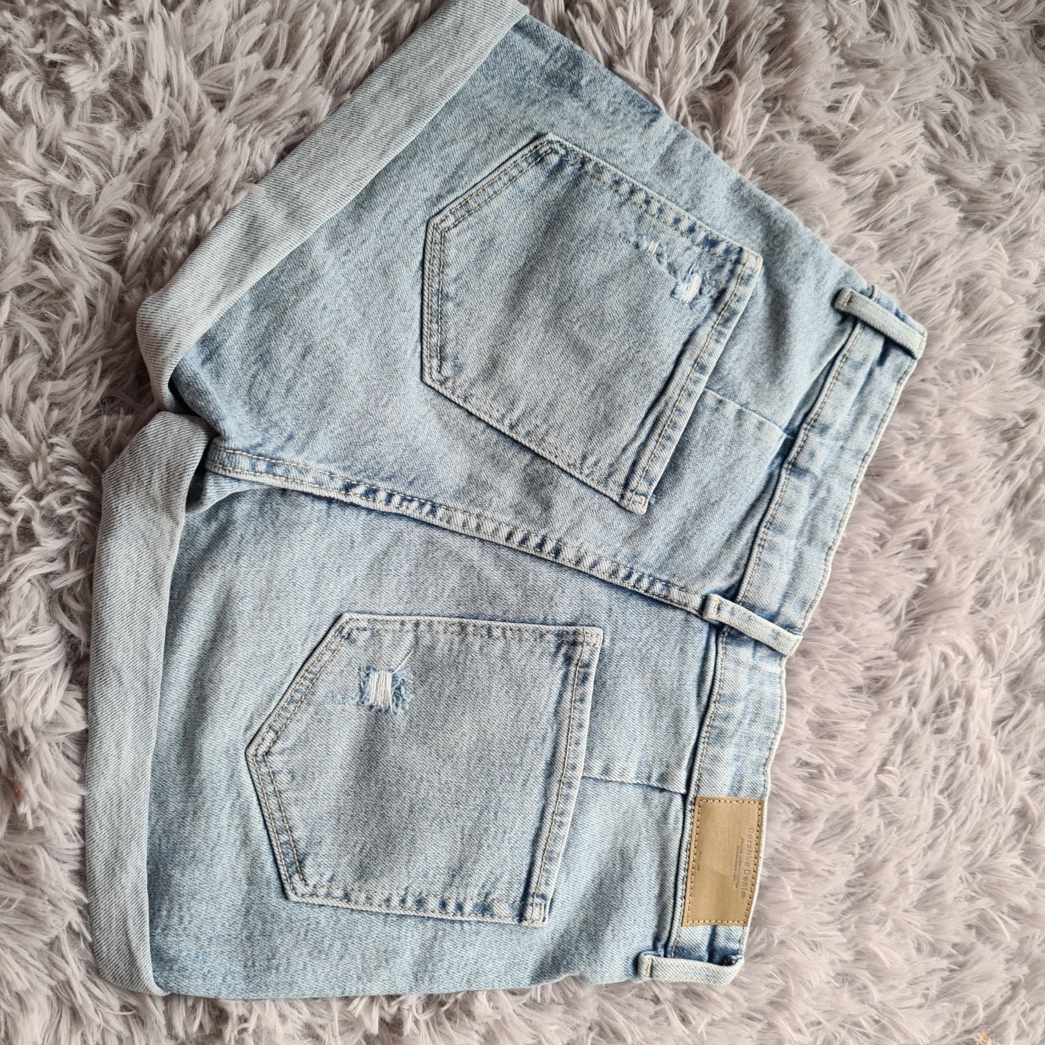 Spodenki Bershka 36 basic szorty jeansowe push-up