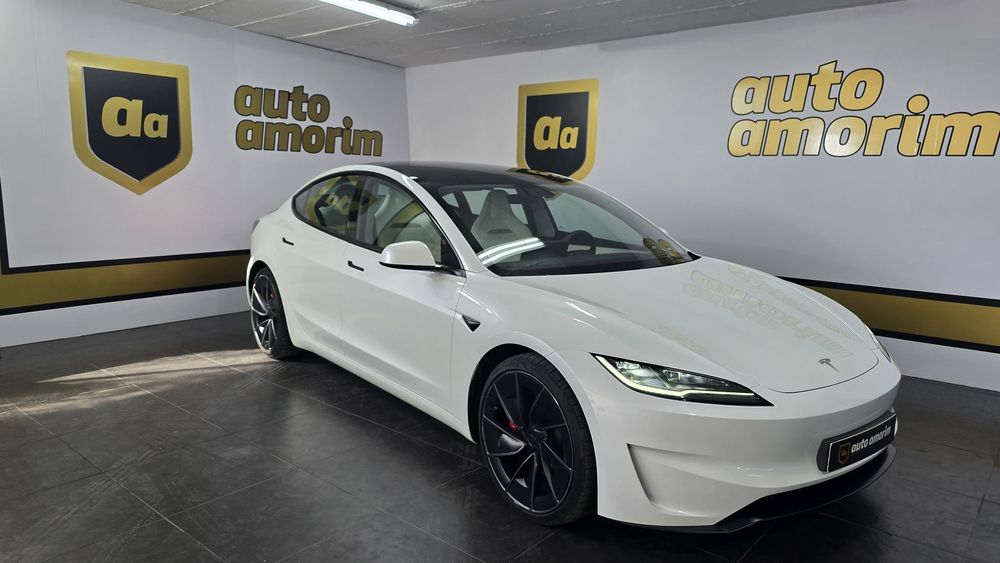 Tesla Model 3 Performance Tração Integral