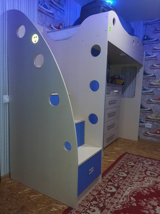 Продам меблі в дитячу кімнату