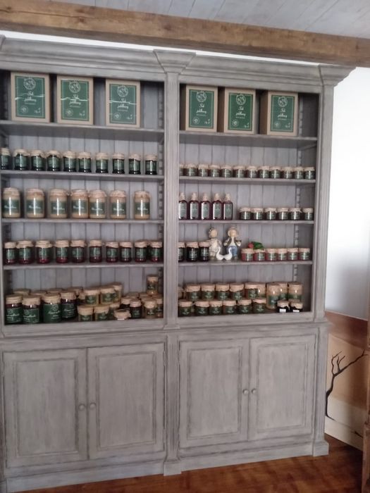 Tłoczony sok jabłkowy, jabłka, sliwki, przetwory, dzemy