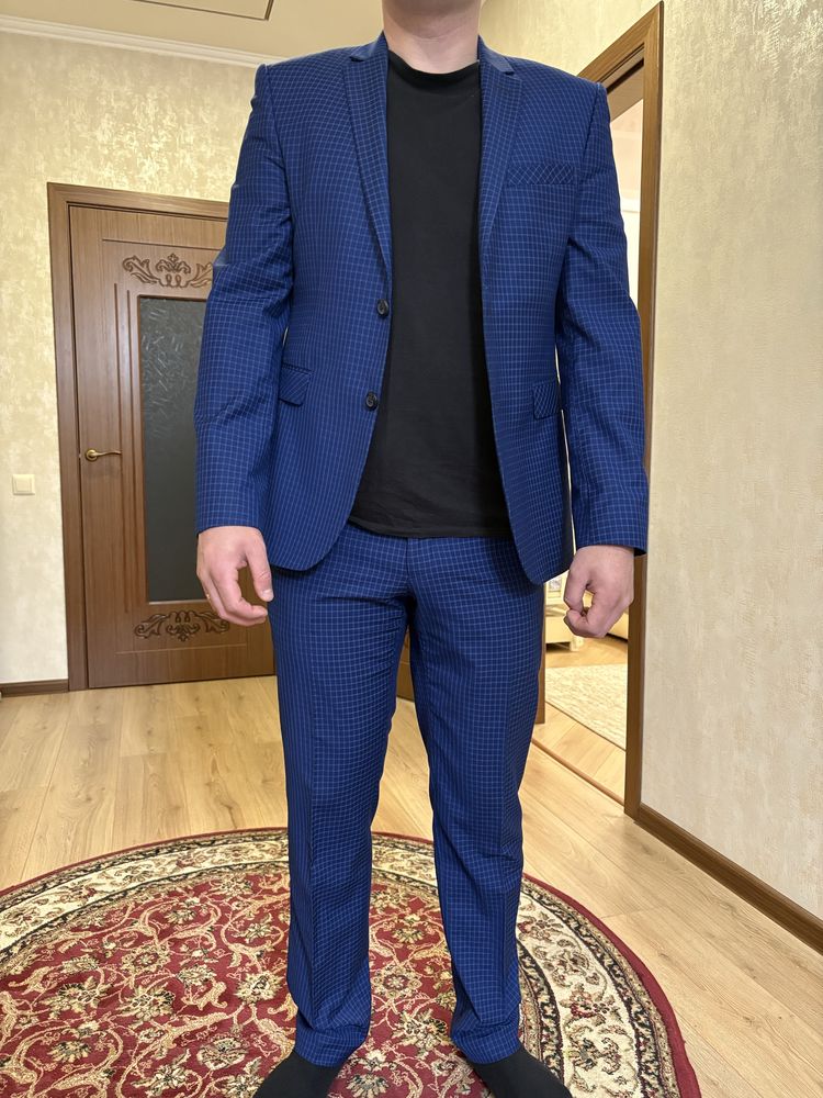 Продам чоловічий костюм Gioventi
