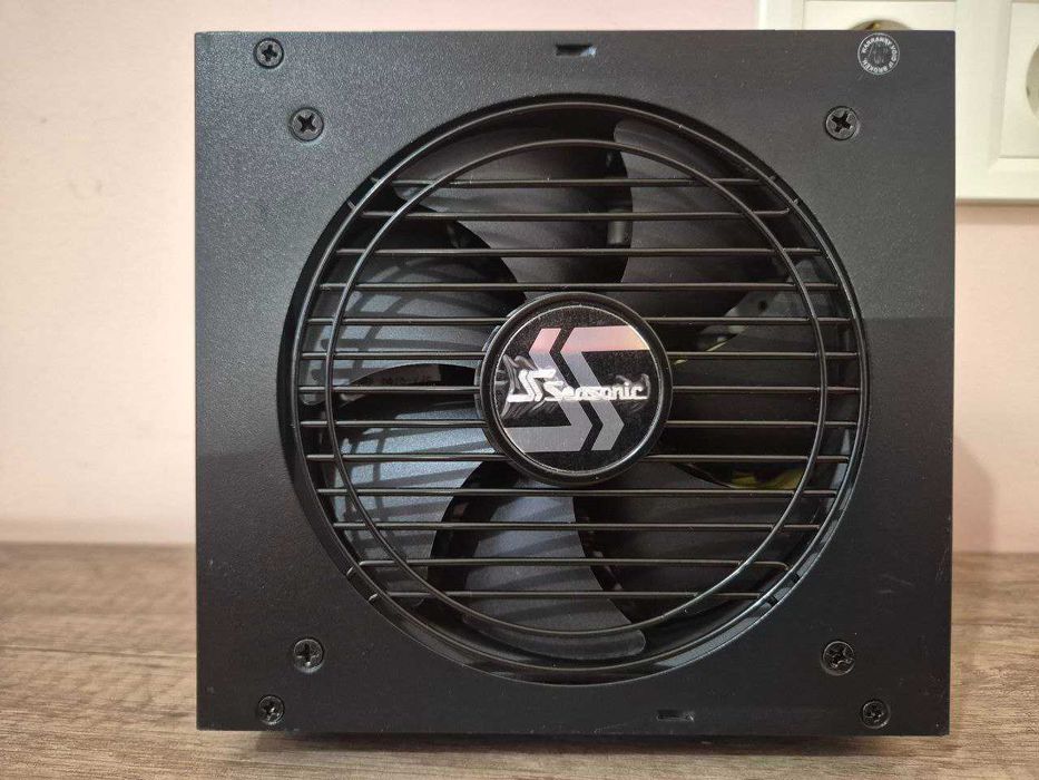 Блок питания живлення Seasonic FOCUS SSR-750FX 750W 80 PLUS GOLD