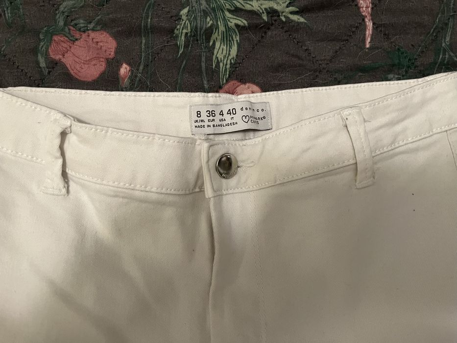 Biale spodnie denim co