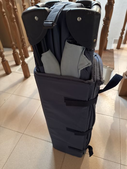 Cama de viagem usada