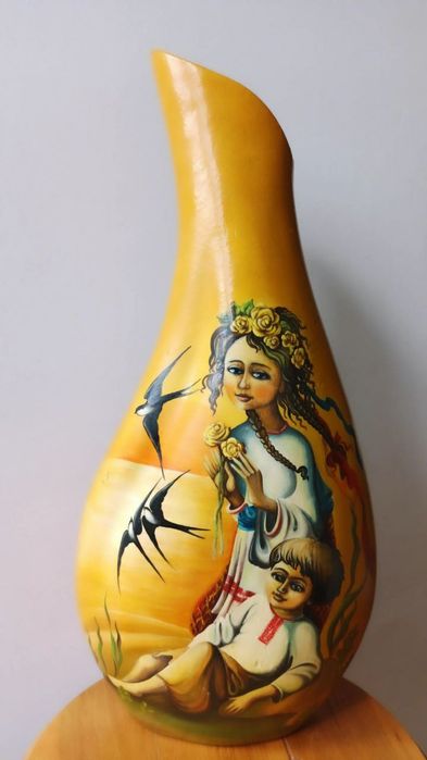 Деревянно-декоративная ваза ручной работы в украинском стиле