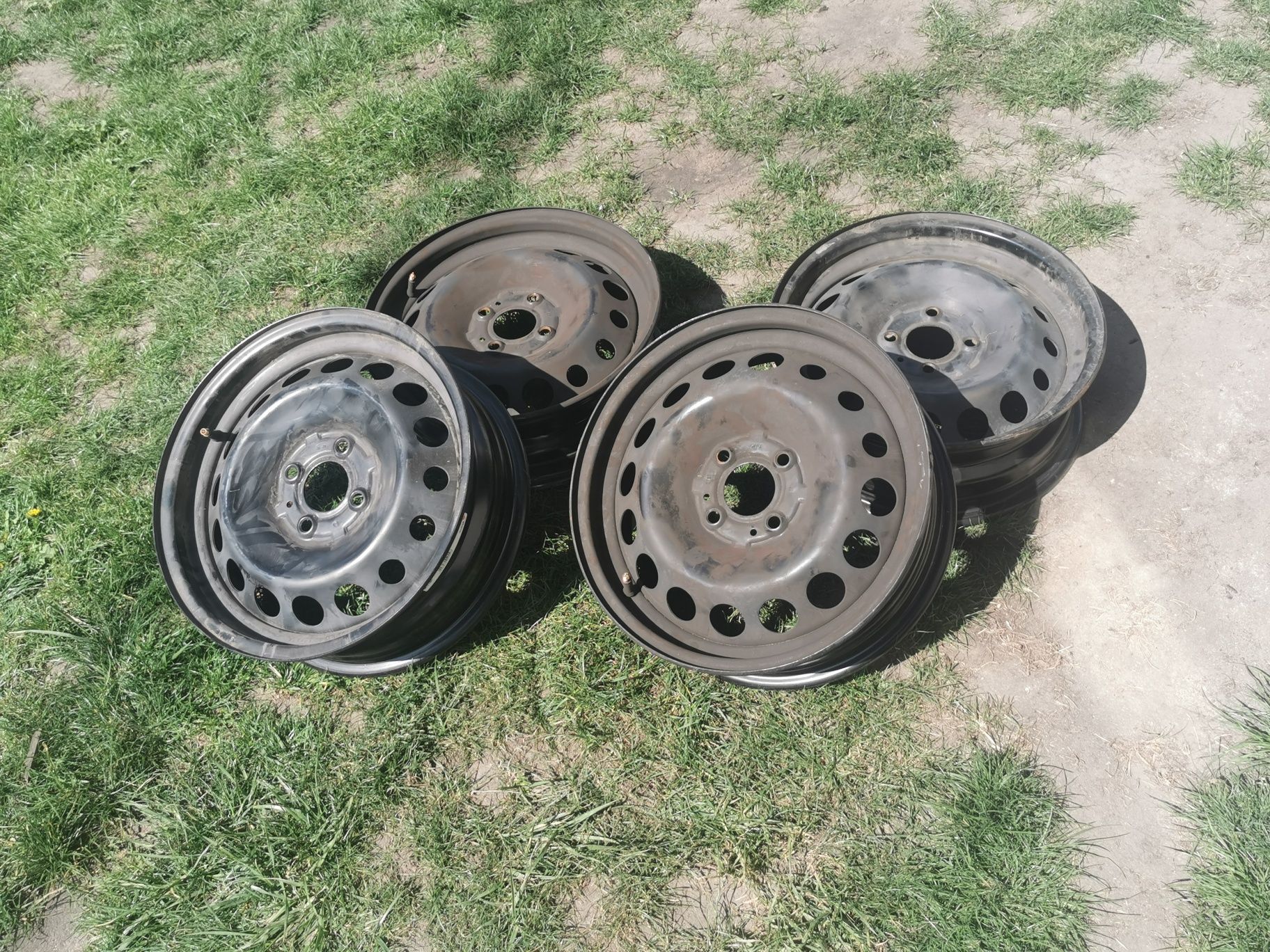 Felgi stalowe Renault  5.5x15 ET36 4x100 5x15